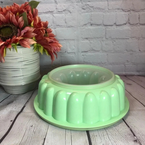 Vintage Tupperware JEL RING set - Picture 1 of 5